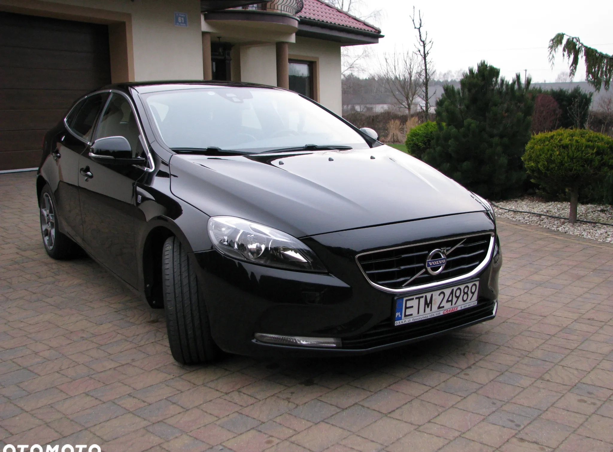 Volvo V40 cena 59900 przebieg: 110000, rok produkcji 2016 z Piotrków Trybunalski małe 301